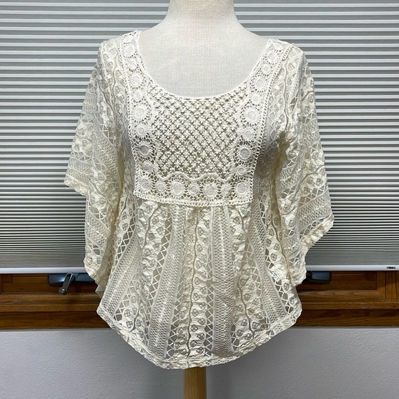 Maurice’s NWT Ivory Sheer Lace Embroidered Kimono Sleeve Top Size Small - Picture 1 of 12